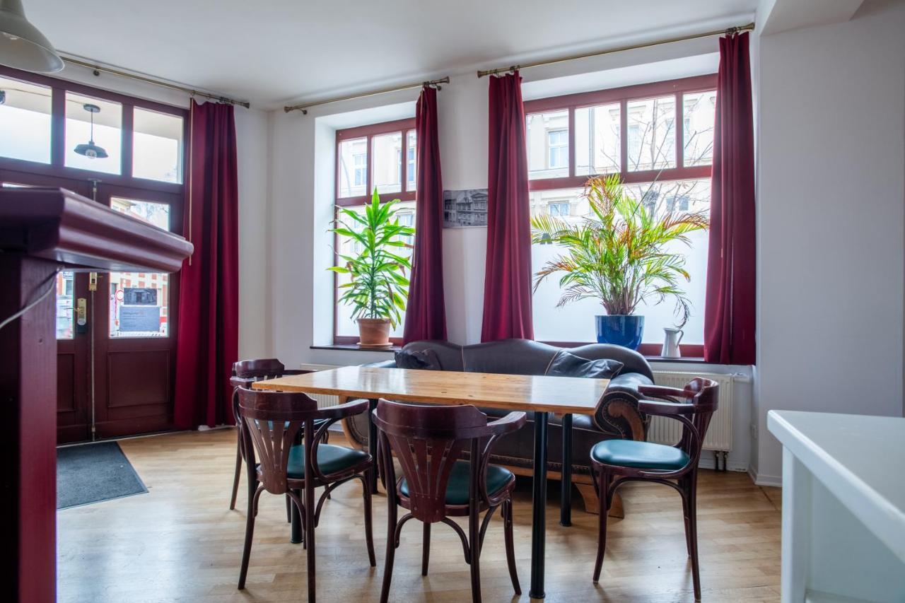 Appartamento Alt-Berliner Eckkneipe - "Feuchte Ecke" Esterno foto